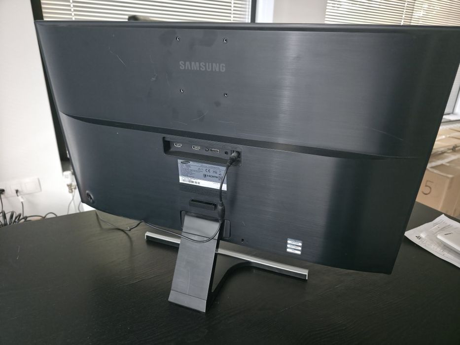 Монитор Samsung U28E590E