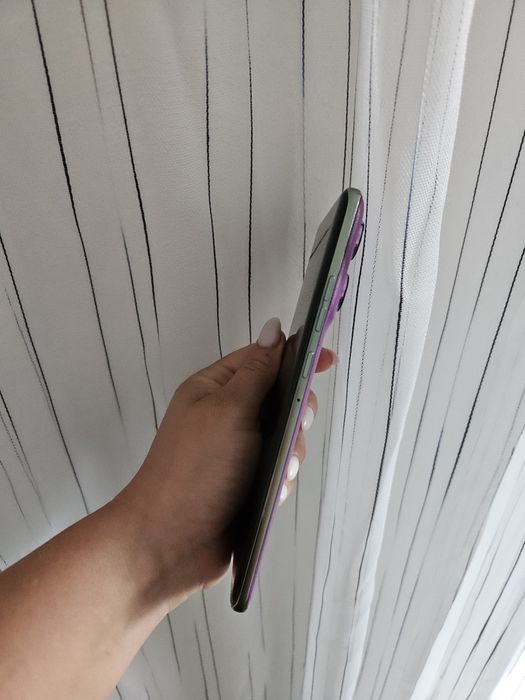 Telefonul este nou