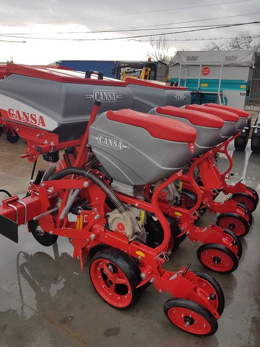 Semanatoare porumb/ semanatoare  prasitoare floare 4 randuri