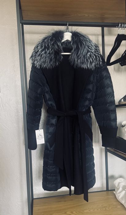 Бутикови Палта  AZRA Leather от Кашмир и Лисица, продават се на Топ Цена от  329€, Нови