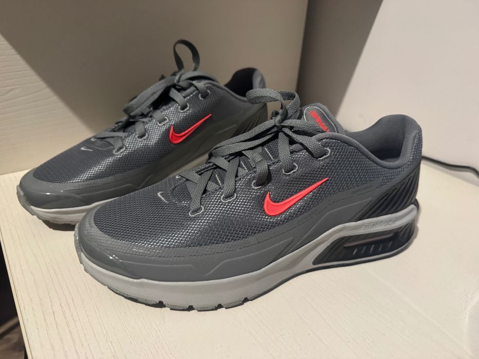 Nike air max via