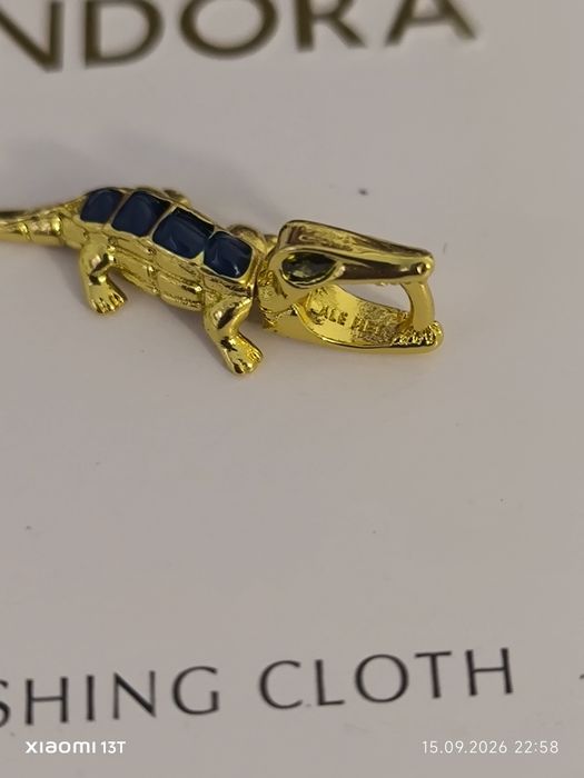Charm Pandora crocodil