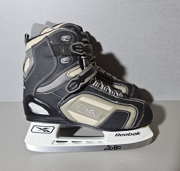 Patine 2080 hochei hockey Reebok   marime 43-44   ( 29   cm lungime interioara).
