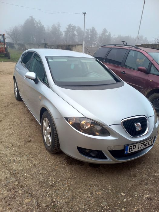 Продава се сеат леон