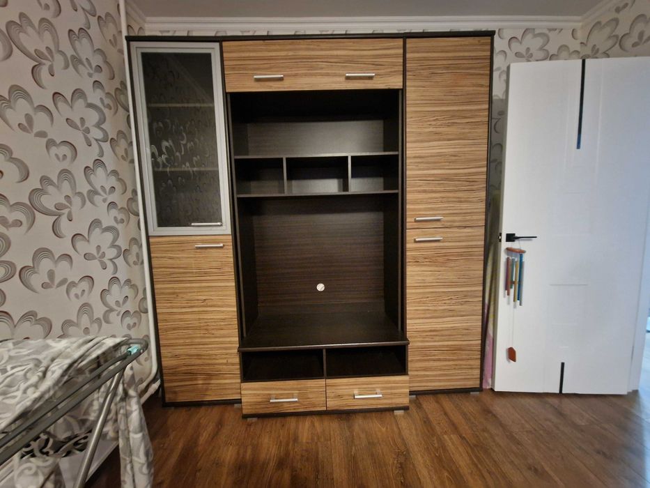 Продам стенку в отличном состоянии