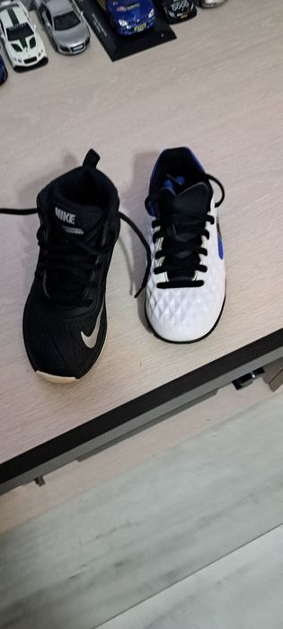 Adidasi copiivind icaltaminte copiii in perfecta stare fără rupturi