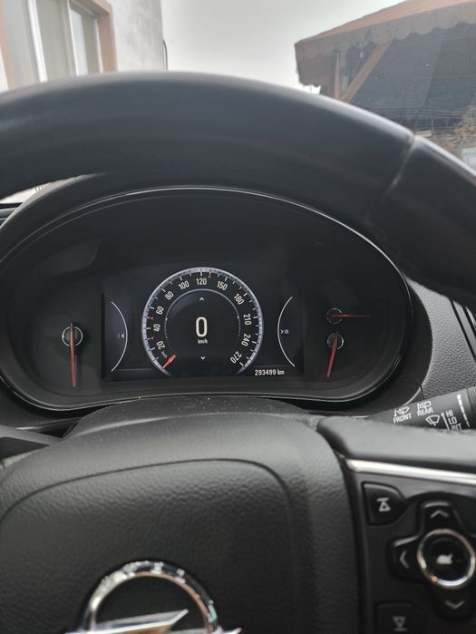 Opel insignia automată