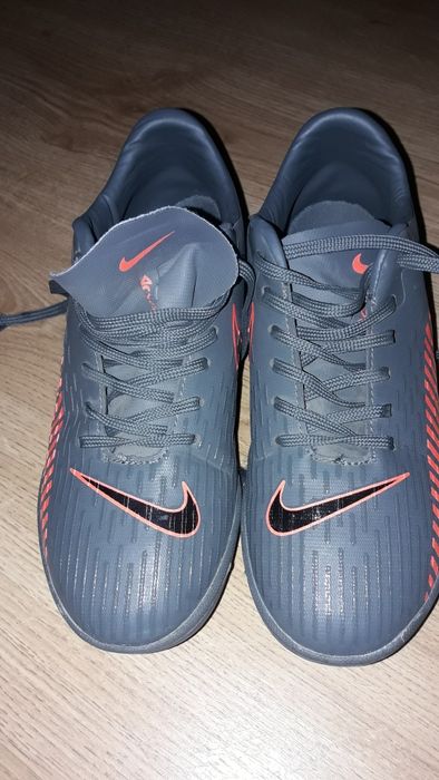 Спортивная обувь