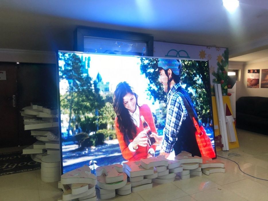 LED экраны и бегущие строки.