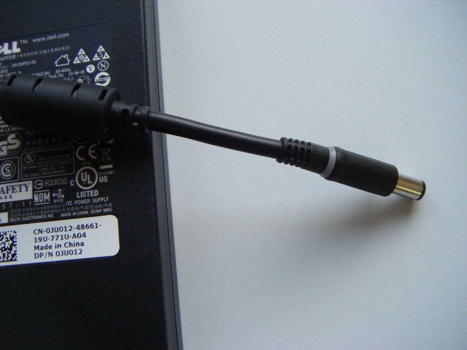 Адаптер/Зарядно лаптоп Dell