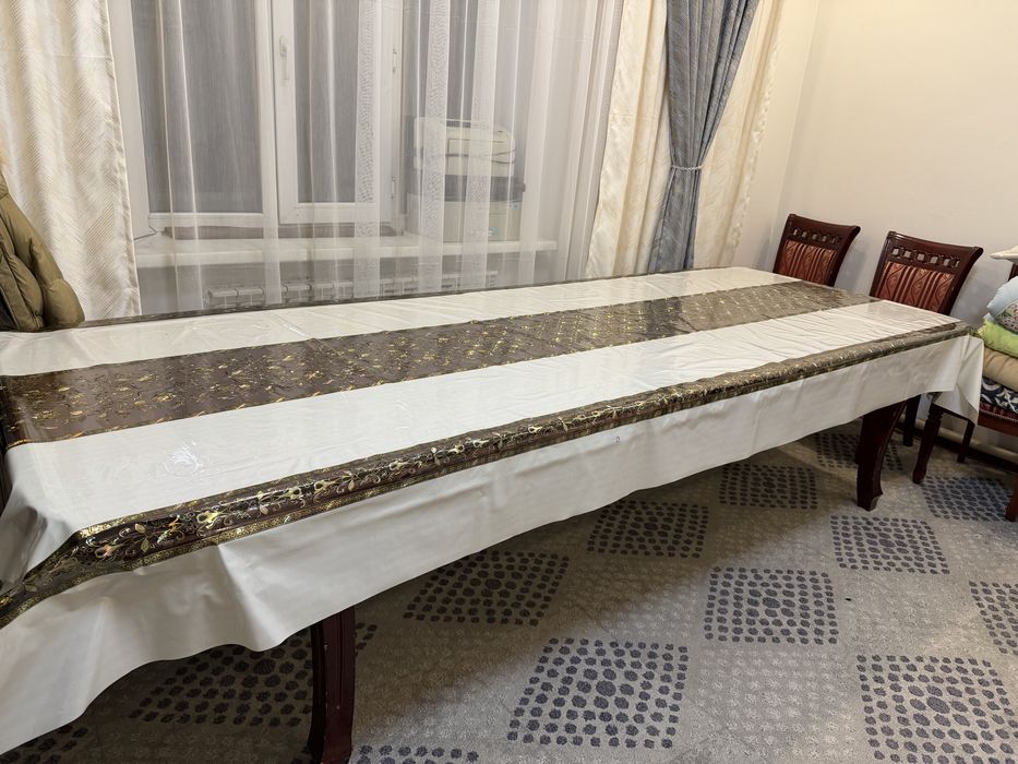 Стол для гостинной!  Размер 3м *3,5м