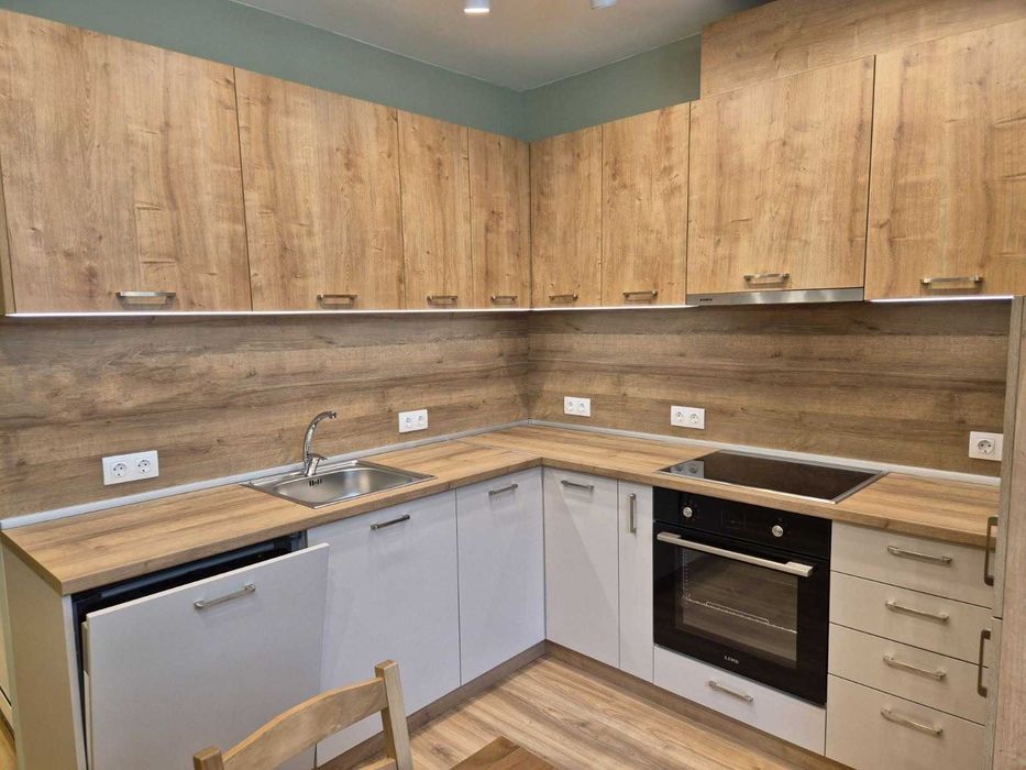 Дава се под наем Тристаен апартамент в София, Хиподрума - 77 кв.м за 780 € - Снимка #1