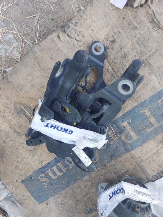 Панти преден капак Bmw f10 f11 530d 258кс n57 н57