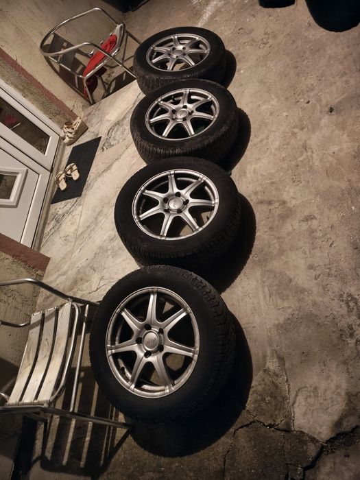 Jante wv pasat 205/60/16 nu sunt lovite sau strâmbe . 600 lei