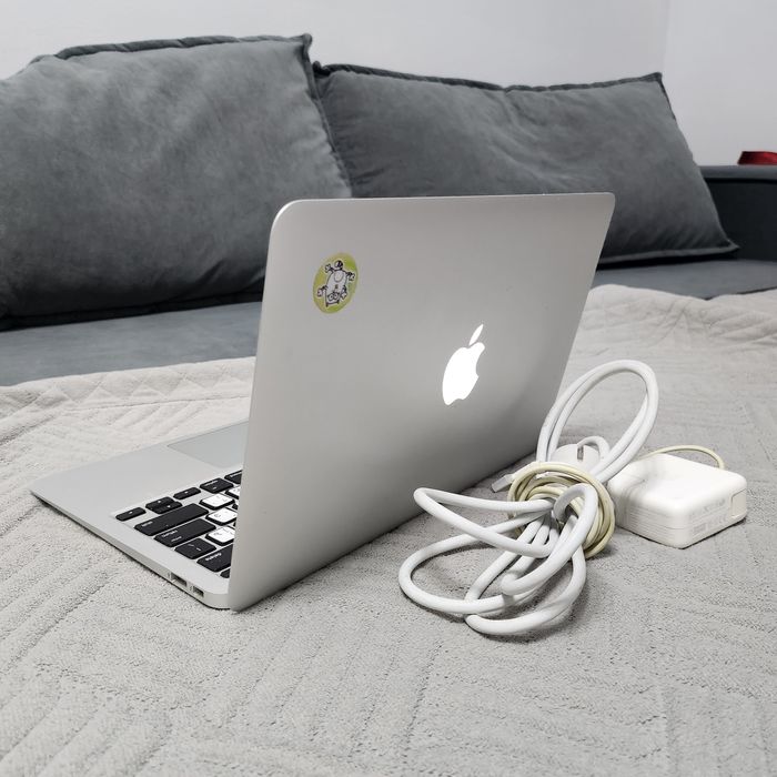 Apple Macbook Air Core i5