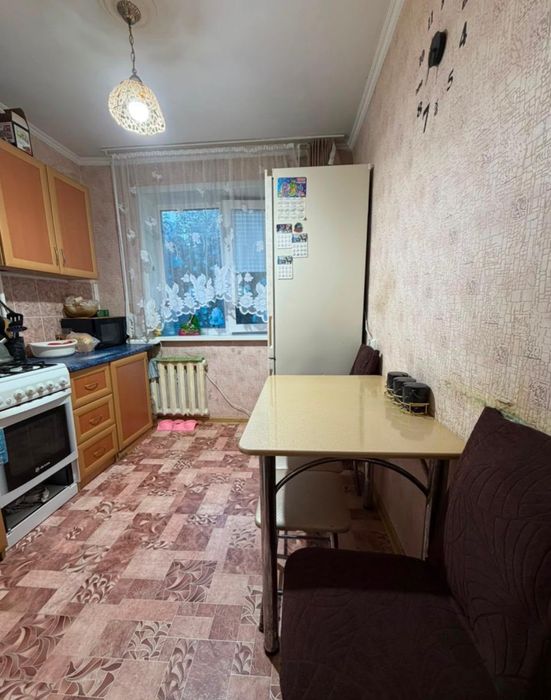 Продам 2 ком квартиру район 8 школы