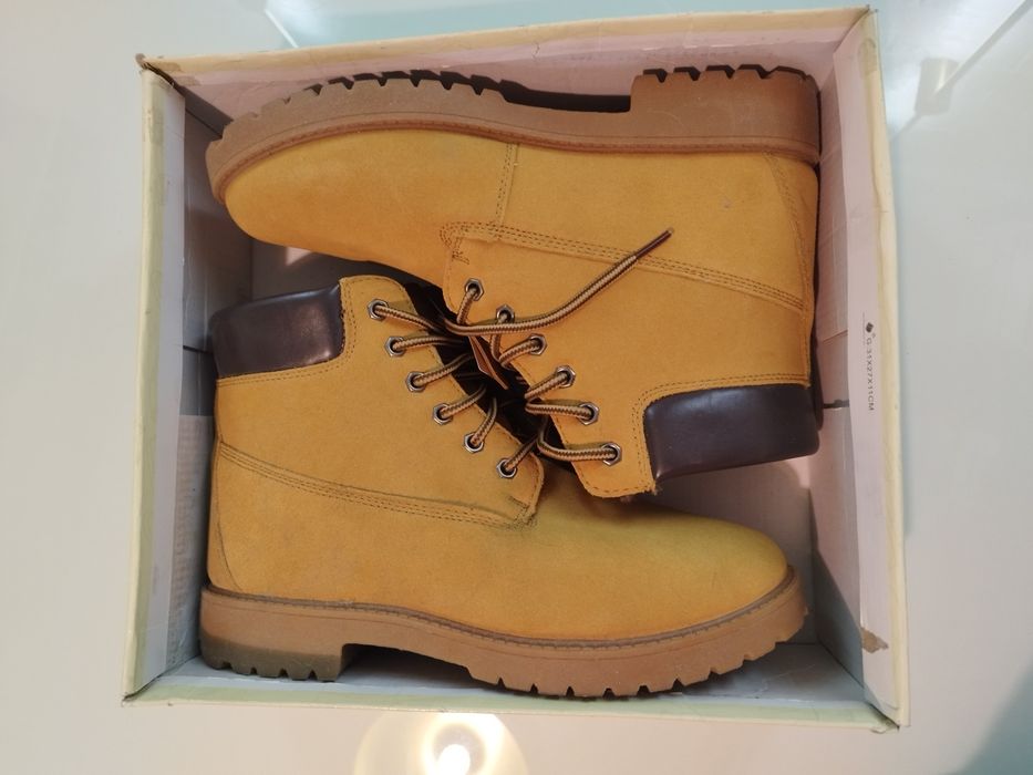 Зимние ботинки женские