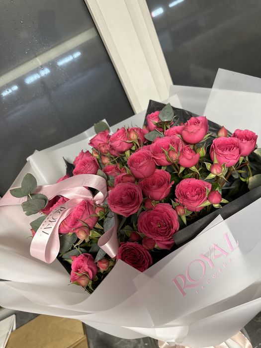 Продам букет цвеиов от ройал флауерс