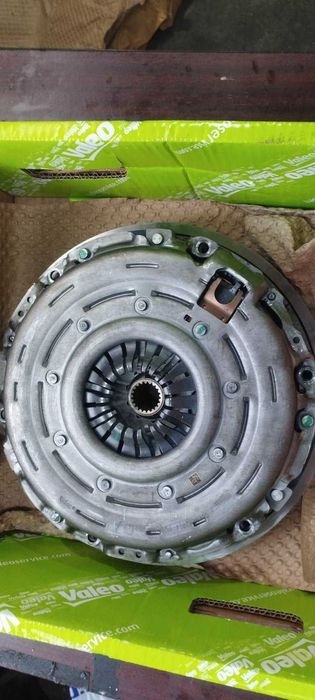 Продавам чисто нов съединител VALEO  за PEUGEOT 308, CITROEN C4 ,OPEL