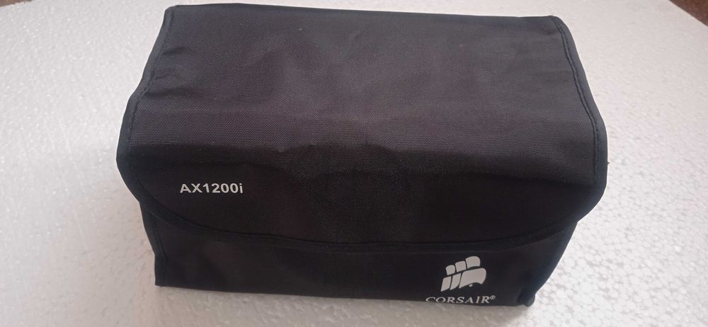 CORSAIR  ( несесер )