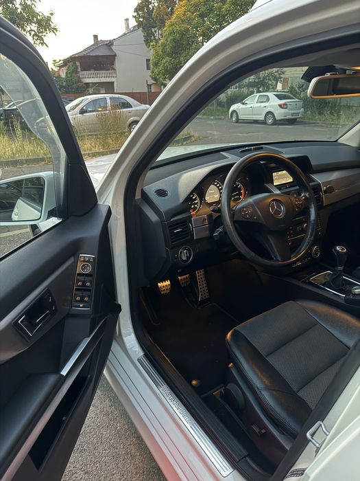 Vând Mercedes GLK  200 CDI
