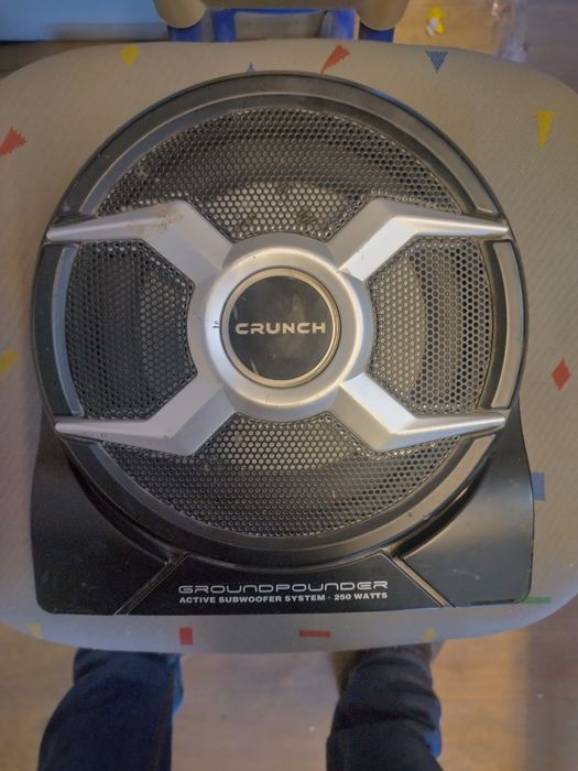 Vand subwoofer sub scaun CRUNCH GP508