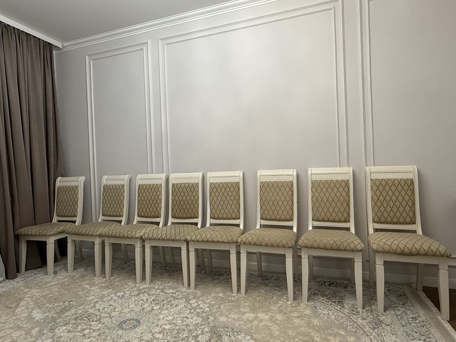 8 стульев дерево