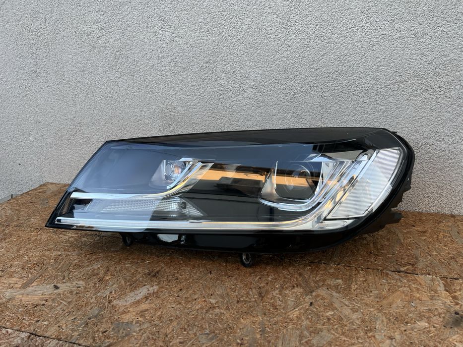 Far stanga VW Touareg 7P Facelift Xenon adaptiv + LED Original Europa