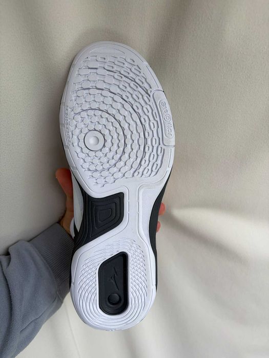 Pantofi tenis de masa marimea 42 Mizuno Wave Medal Neo white 2025