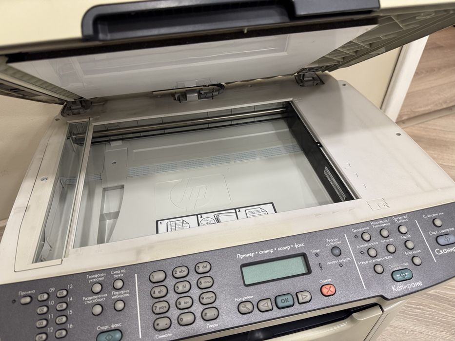 Продавам принтер HP Laser Jet M2727nf
