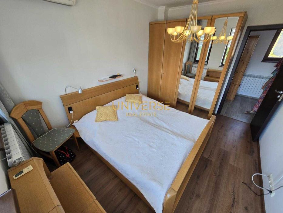 Триетажна къща за продажба в Кошарица