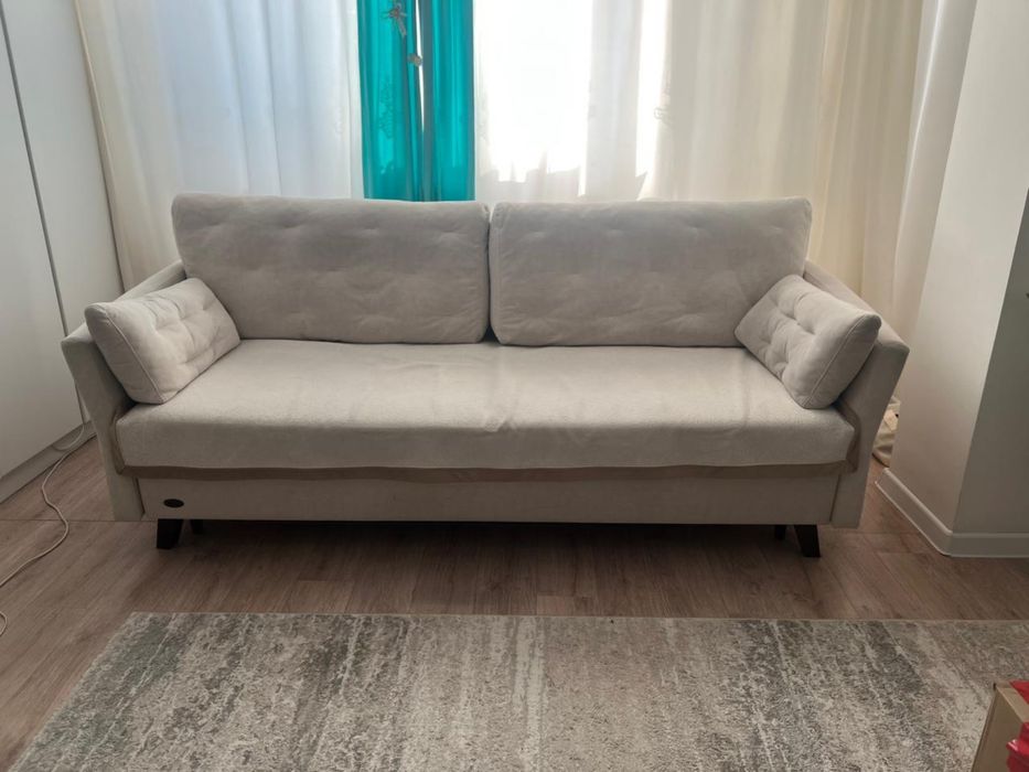 Продам диван в отличном состоянии, цвет молочн-бежевый