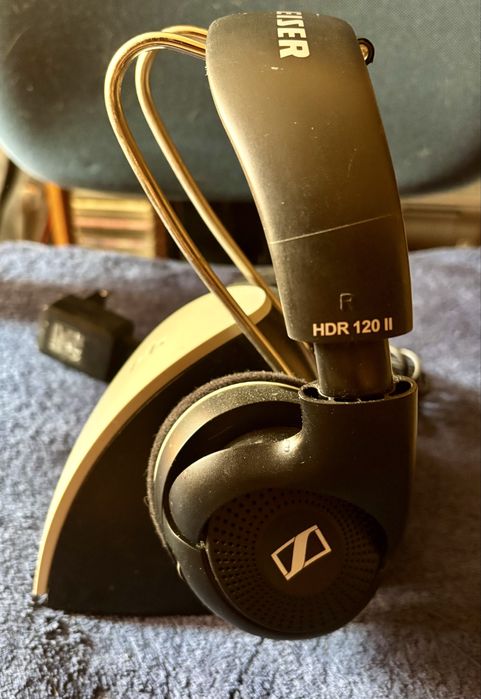 Vând căști Sennheiser HDR 120 II