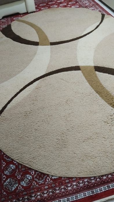 Продам красивые и чистые ковры