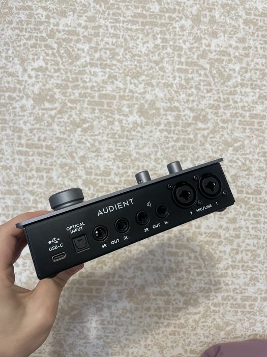 Audient id14 mk2 звукавая карта