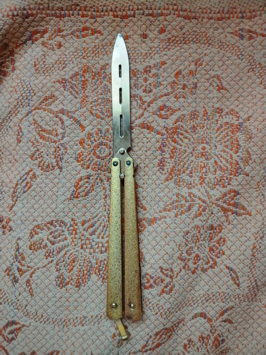 Продам. Нож-бабочка.