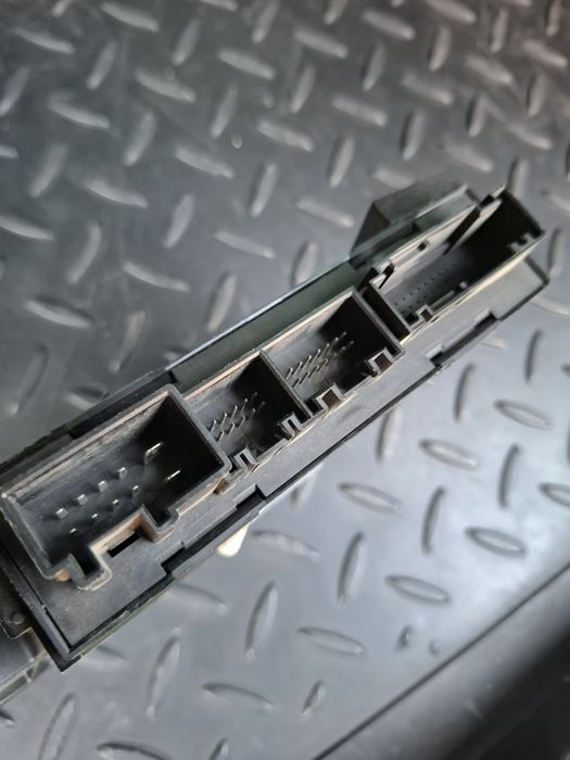 Моторчик стеклоподъёмника, задний левый.