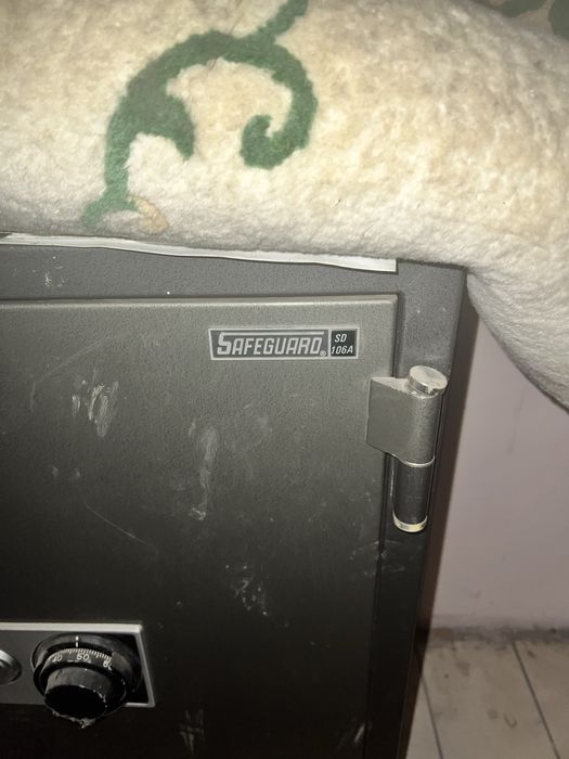 Сейф в отличном состоянии  продам