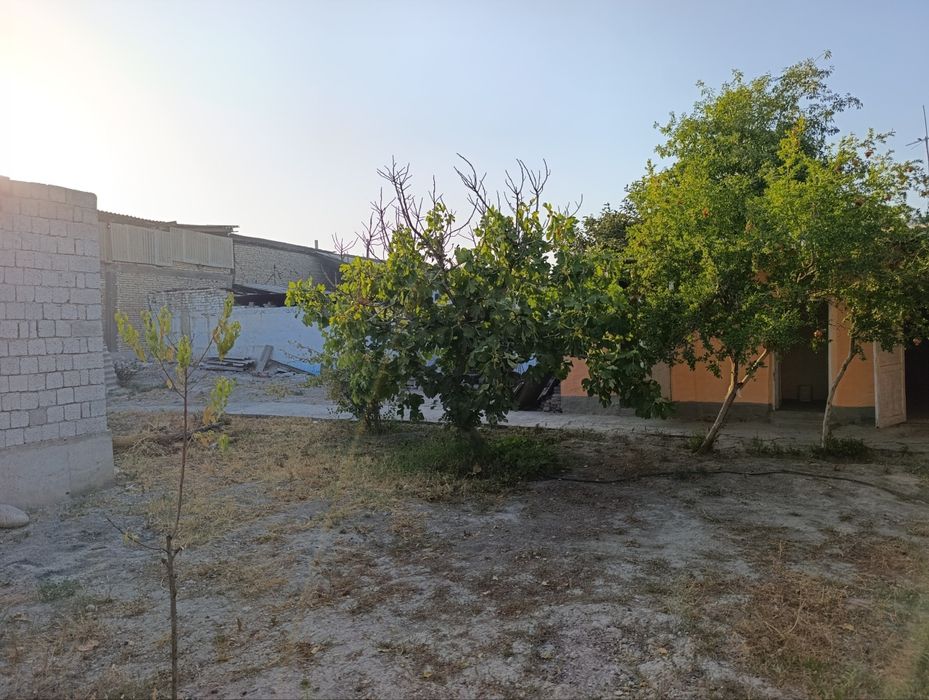 Xovli uy sotiladi