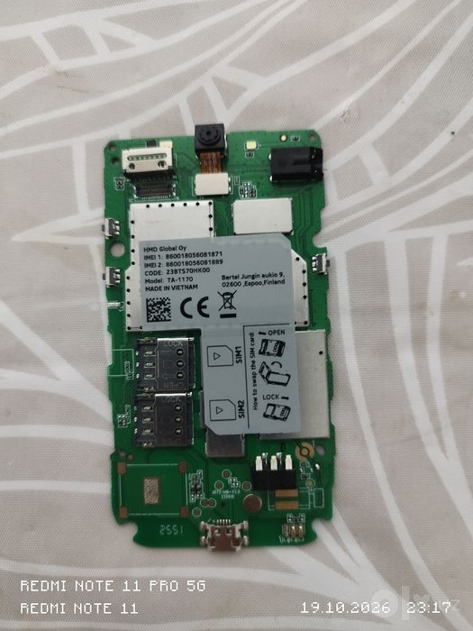 Продам Nokia N2720 Flip на запчасти