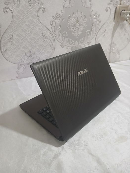Noutbuk asus Windows 10 pro