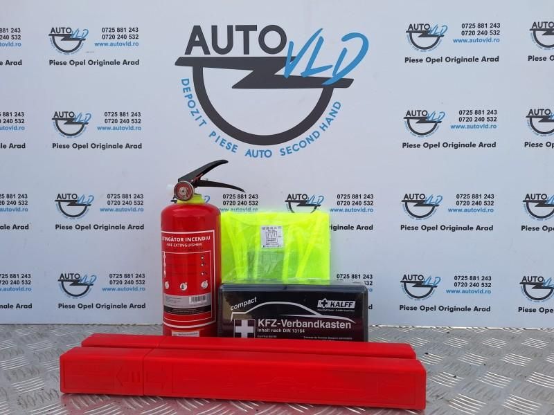 Trusa prim ajutor medicala auto vesta triunghi stingator instinctor P1