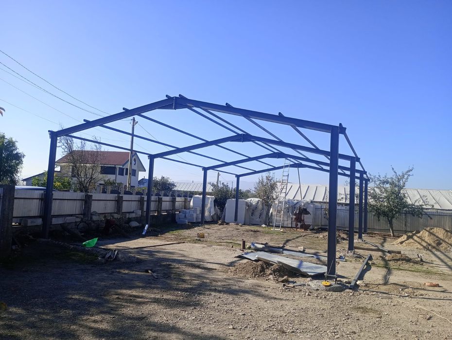 Vand hală metalică de pe stoc 8 m lățime pe 20 lungime cu tot cu montaj la super preț fac și alte mărimi orice mărime lucrăm fără avans