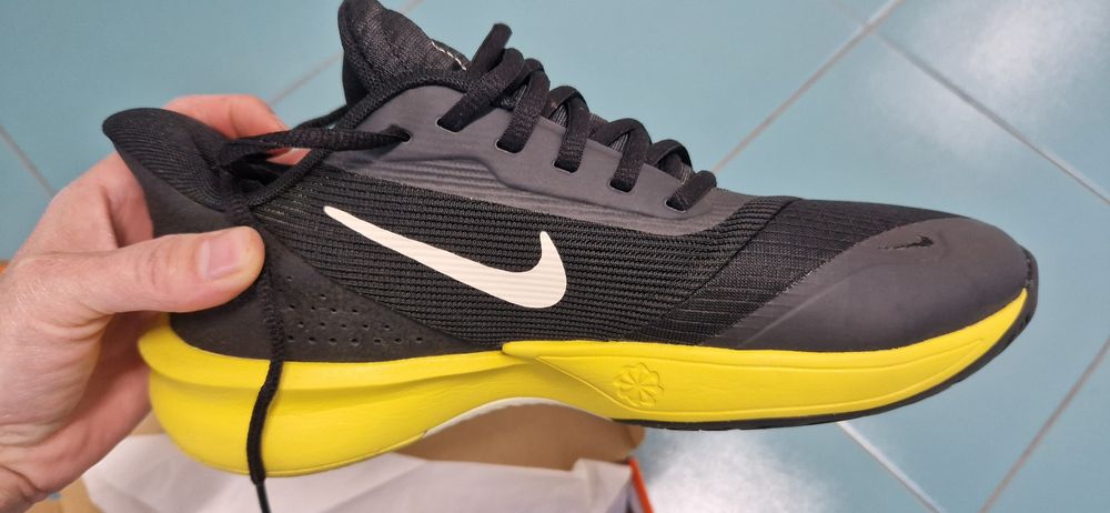 Nike Pantofi low-cut pentru baschet Precision VII, Negru/Galben sofran