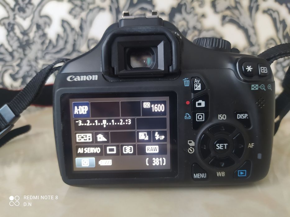 Canon EOS 1100 D