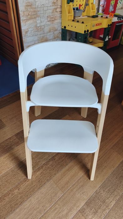Стол за хранене Stokke Steps + седалка, възглавнички и колан.