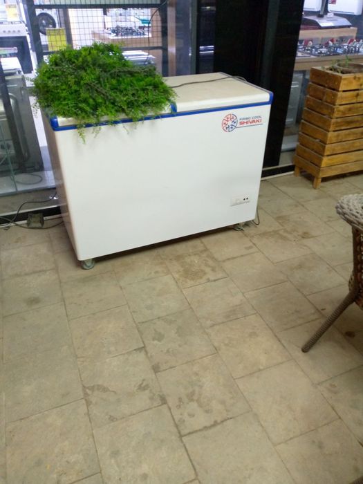 Холодильник минусовой продаётся shivaki хорошо работает