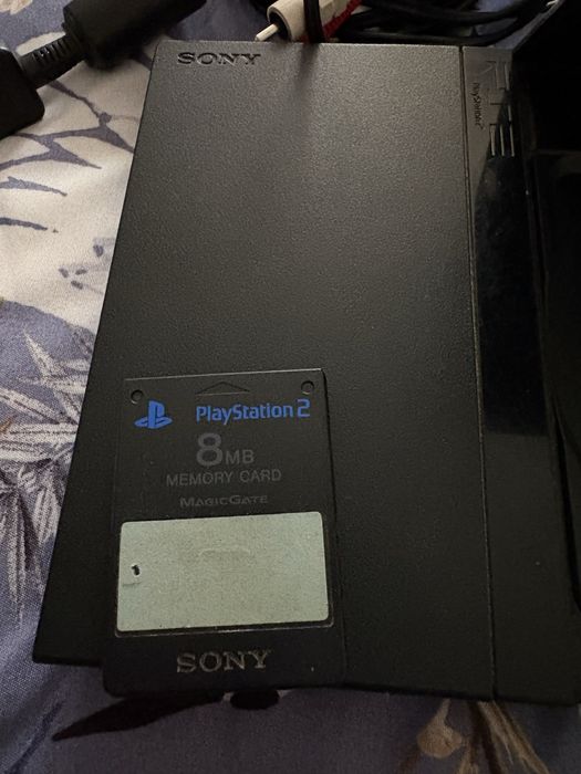 Vand Playstation 2 complet! Pret negociabil!