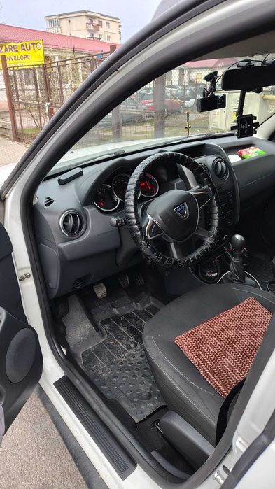 Vând Dacia Duster