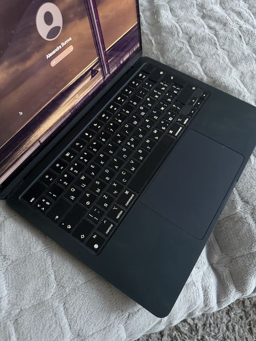 Macbook air 13 м2